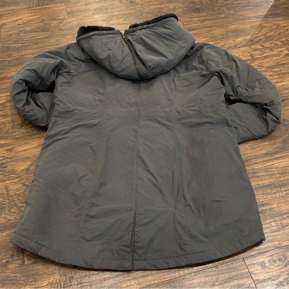 ATHLETA Womenβs District Primaloft Faux Fur Quilted Lined Parka Coat Jacket XL - Picture 4 of 10